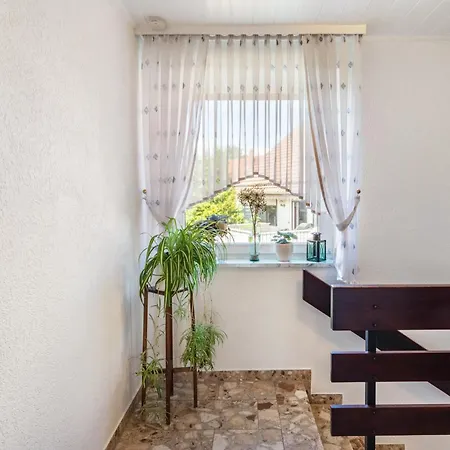 Koch Bis 100m² Mit Balkon