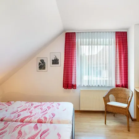 Koch Bis 100m² Mit Balkon *