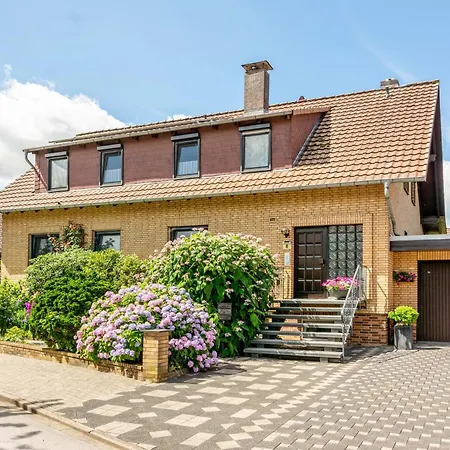 Koch Bis 100m² Mit Balkon *